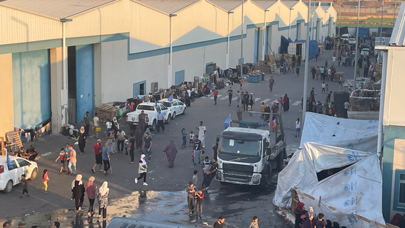 Residents of Gaza staying in a logistics centre of the United Nations near the Egyptian border. ©Photo by OCHA