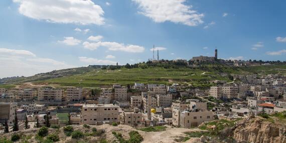 ‘Issawiya, East Jerusalem (foreground), occupied West Bank and Hebrew University (background), 2013. ©  Photo by OCHA