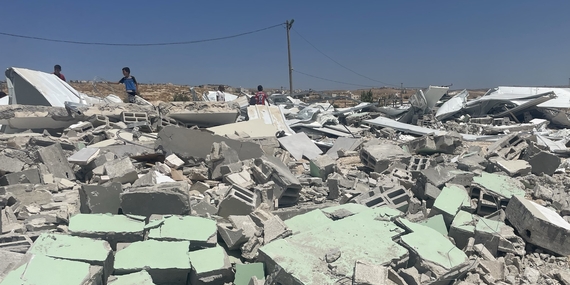 מה שנותר מבית ספר יסודי שנהרס על ידי כוחות ישראליים ב-8 ביולי, בח'לת עמירה (נפת חברון). צילום: משרד האו"ם לתיאום עניינים הומניטריים.