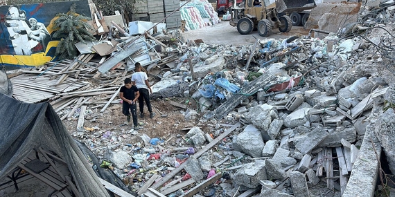 مبنى سكني مهدوم في منطقة البستان بسلوان في القدس الشرقية كان يضم مركزًا مجتمعيًا يدعم نحو 1,000 شخص. صورة قدّمها المجتمع المحلي