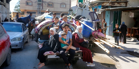 أشخاص نازحون في قطاع غزة. تصوير وكالة الأونروا.