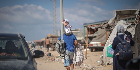 أشخاص نازحون في قطاع غزة. تصوير مكتب الأمم المتحدة لتنسيق الشؤون الإنسانية