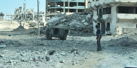 أحد مسؤولي الأمم المتحدة في شمال غزة في 10 تشرين الأول/أكتوبر 2024. تصوير مكتب الأمم المتحدة لتنسيق الشؤون الإنسانية