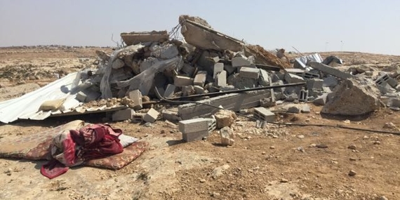 هدم منزل مموّل من قبل الصندوق الإنساني للأرض الفلسطينية المحتلة في قواويس في الخليل في 3 أيلول/ سبتمبر. تصوير مكتب الأمم المتحدة لتنسيق الشؤون الإنسانية ( أوتشا)