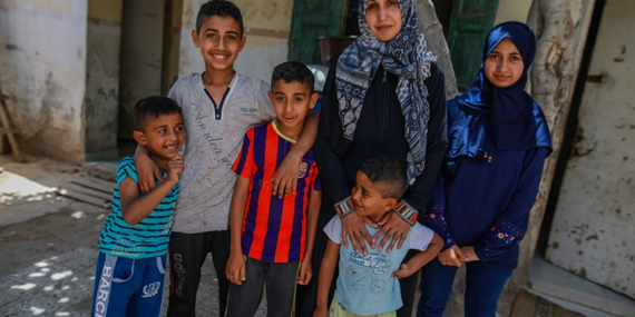 “Finally, we could eat real food!” With the help Intisar received, she could start providing her family with varied, healthy food. Photo by Mohamed Reefi for CRS