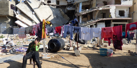 Makeshift shelter in eastern Gaza City, January 2015. Photo by OCHA