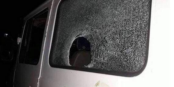 Shattered car window in Halhul. Photo by Yesh Din Shattered car window in Halhul. Photo by Yesh Din