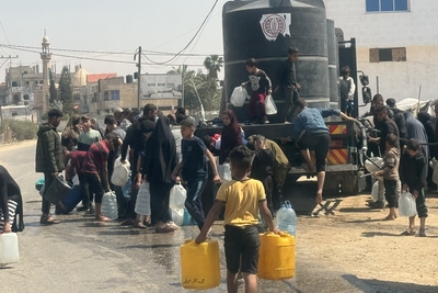 Water distribution. Photo by OCHA