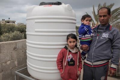 Ismael with his children. Photo by GVC