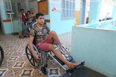 Injured Palestinian boy treated at MSF rehabilitation centre, Gaza City. © Photo by OCHA